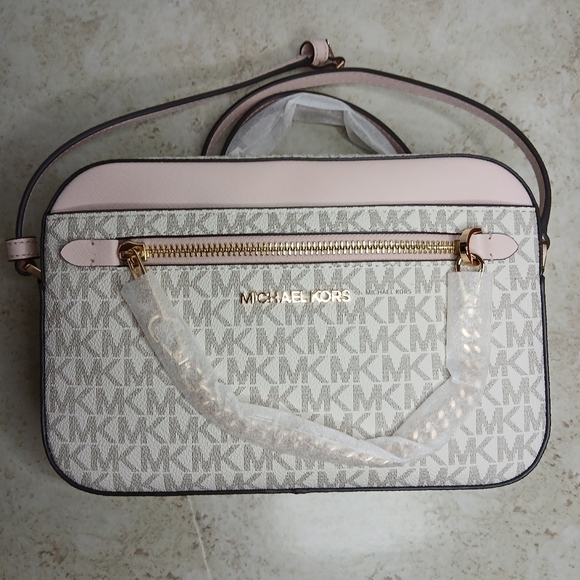 Authentic Michael Kors Pink and Cream Crossbody Bag - Picture 3 of 8